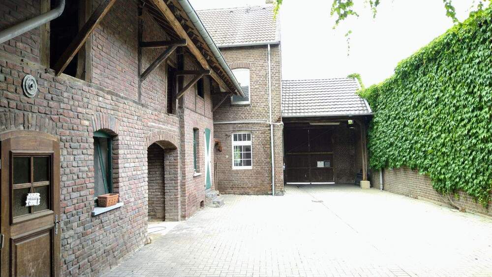 Bauernhaus, Landhaus Hückelhoven - 8 Zimmer, 304 m&sup2;, 667.000&euro; | Angebot:25680500
