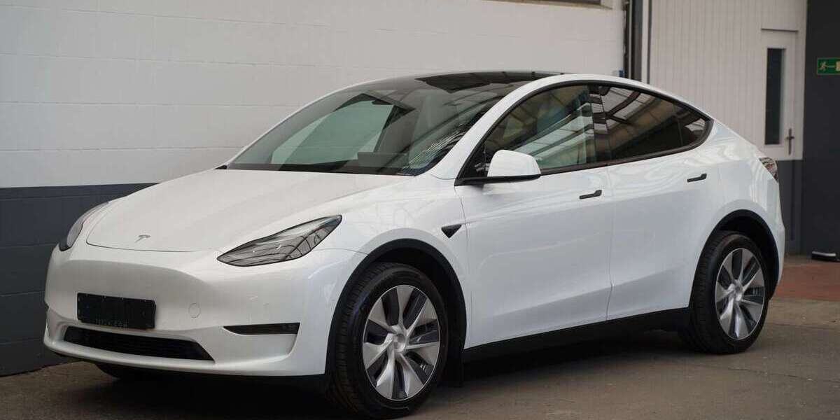 Tesla Model Y 89.401 km 32.550 &euro; Mönchengladbach 41236