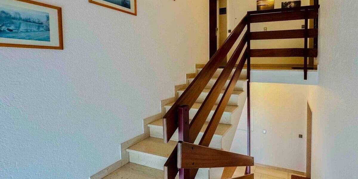 Etagenwohnung Neuss Rosellen - 2 Zimmer, 79 m&sup2;, 240.000&euro; | Angebot:25915364