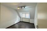 Dachgeschoßwohnung Krefeld Benrad - 2 Zimmer, 60 m&sup2;, 750&euro; | Angebot:26536681