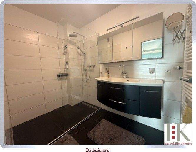 Etagenwohnung Kaarst Büttgen - 3 Zimmer, 96 m&sup2;, 279.000&euro; | Angebot:25748701