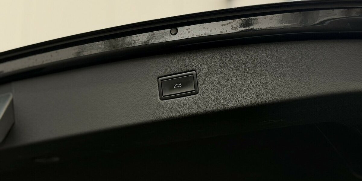 VW Tiguan Allspace R-LIne / 4Motion / Pano / Memory 99.000 km 33.490 &euro; Mönchengladbach 41066