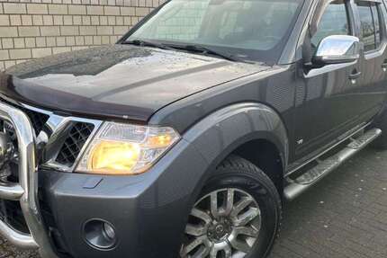 Nissan Navara 148.765 km 13.990 &euro; Düsseldorf 40627