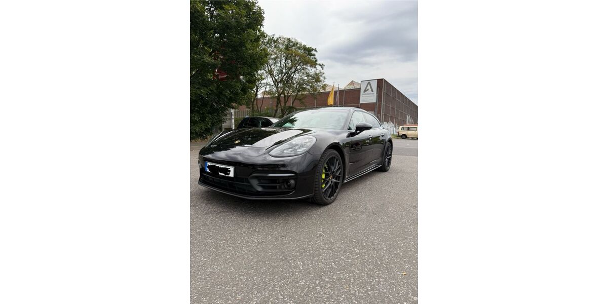 Porsche Panamera 88.700 km 63.900 &euro; Düsseldorf 40476