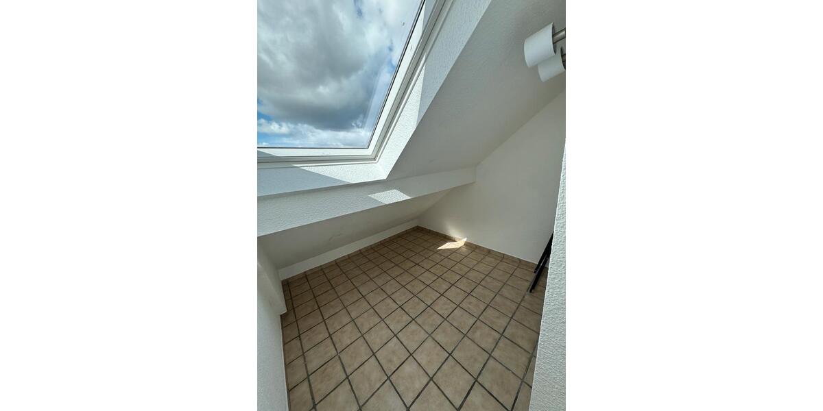 Dachgeschoßwohnung Mönchengladbach Nord - 1 Zimmer, 30 m&sup2;, 400&euro; | Angebot:26021447