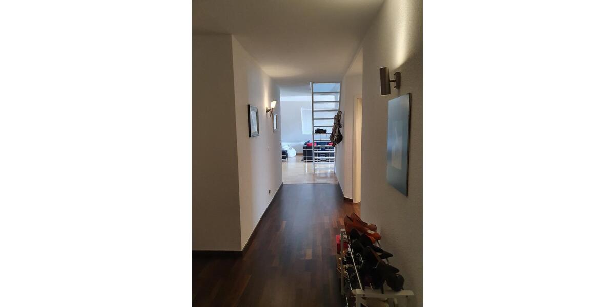 Dachgeschoßwohnung Mönchengladbach Nord - 3 Zimmer, 140 m&sup2;, 198.000&euro; | Angebot:26655393