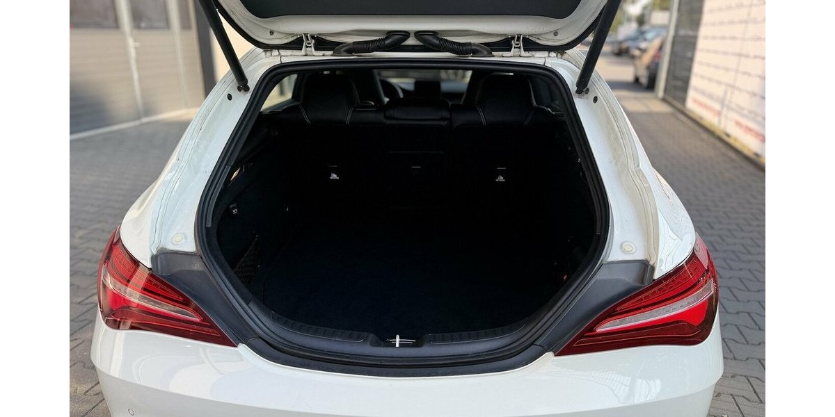 Mercedes-Benz CLA 220 Shooting Brake AMG / PANO / AHK / Kamera 99.000 km 21.390 &euro; Mönchengladbach 41066