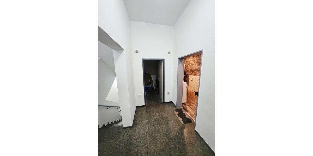 Etagenwohnung Mönchengladbach Süd - 2 Zimmer, 132 m&sup2;, 199.000&euro; | Angebot:25043820