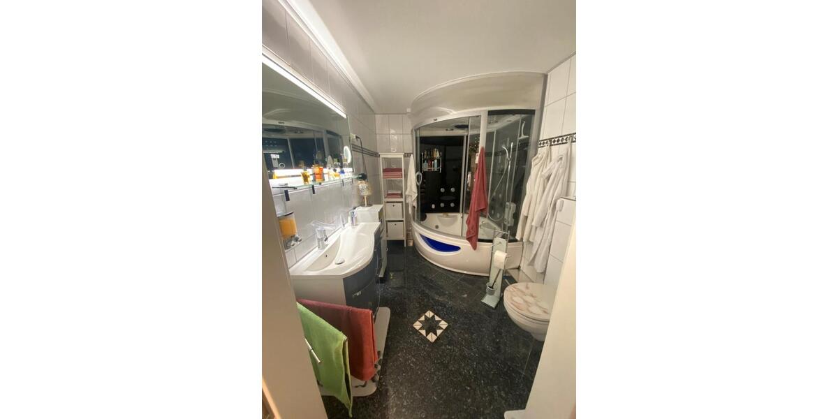 Dachgeschoßwohnung Mönchengladbach Süd - 3 Zimmer, 87 m&sup2;, 199.000&euro; | Angebot:26766627
