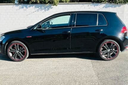 VW Golf 67.000 km 9.500 &euro; Tönisvorst 47918