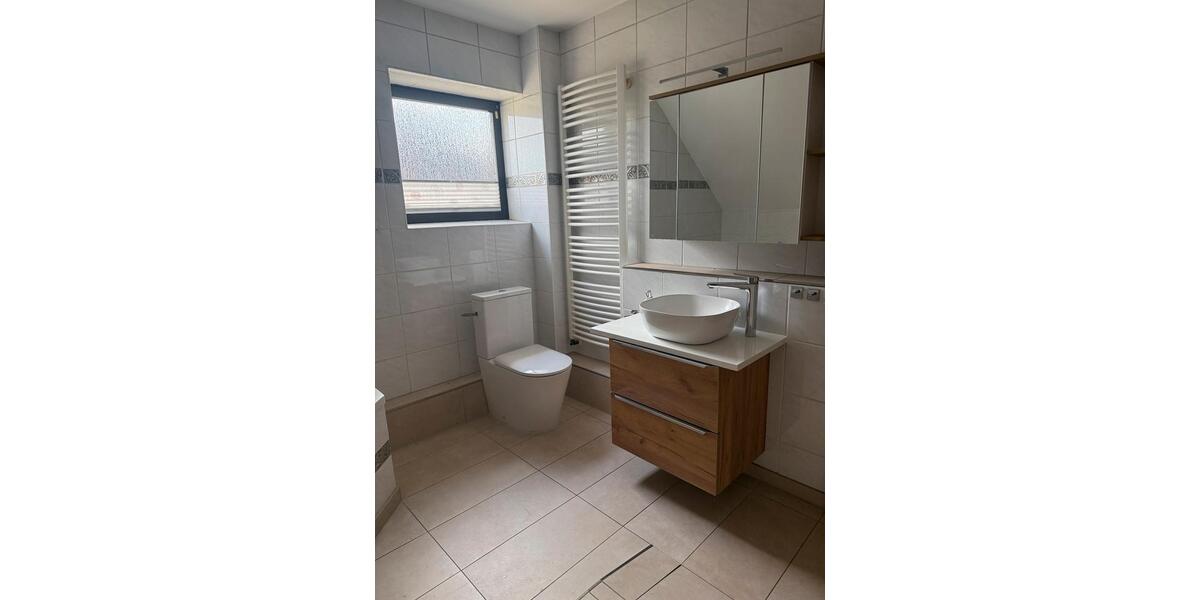 Etagenwohnung Schwalmtal - 3 Zimmer, 160 m&sup2;, 1.200&euro; | Angebot:26613520