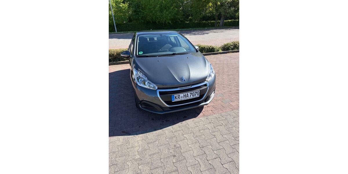 Peugeot 208 116.500 km 4.450 &euro; Düsseldorf 40472