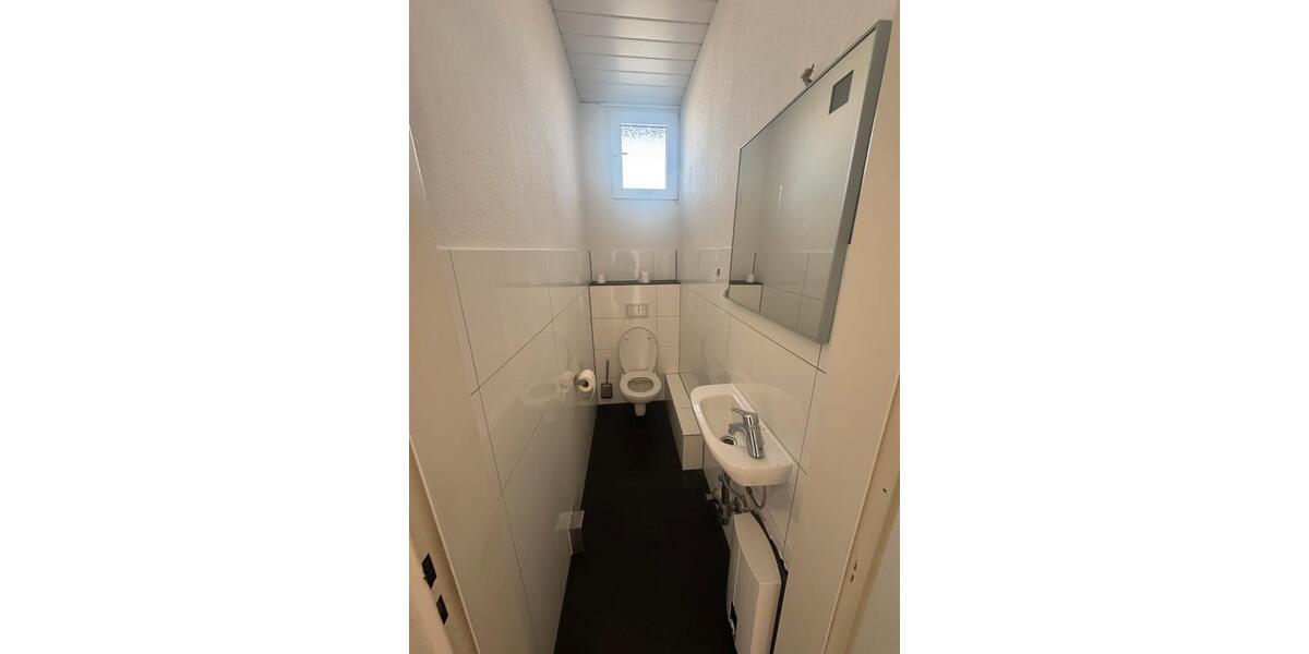 Etagenwohnung Düsseldorf Derendorf - 2 Zimmer, 85 m&sup2;, 650&euro; | Angebot:25963709