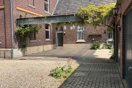 Haus Wachtendonk - 7 Zimmer, 250 m&sup2;, 1.950&euro; | Angebot:26553654