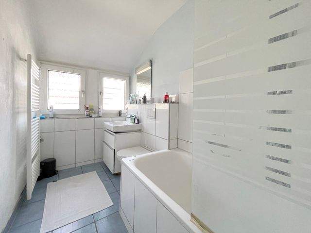 Einfamilienhaus Neuss-Grimlinghausen Grimlinghausen - 7 Zimmer, 190 m&sup2;, 895.000&euro; | Angebot:25836972