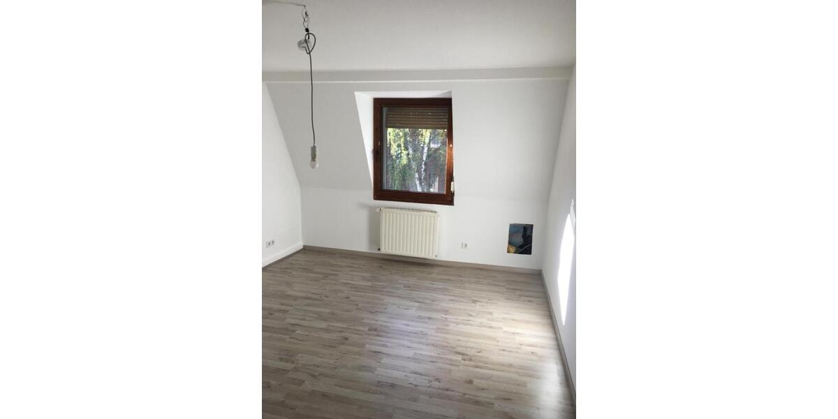 Etagenwohnung Krefeld Gellep-Stratum - 1 Zimmer, 71 m&sup2;, 700&euro; | Angebot:24876823