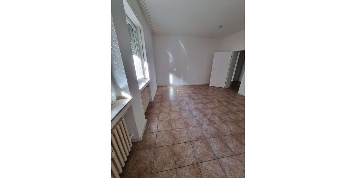 Etagenwohnung Krefeld Cracau - 3 Zimmer, 88 m&sup2;, 625&euro; | Angebot:26942360