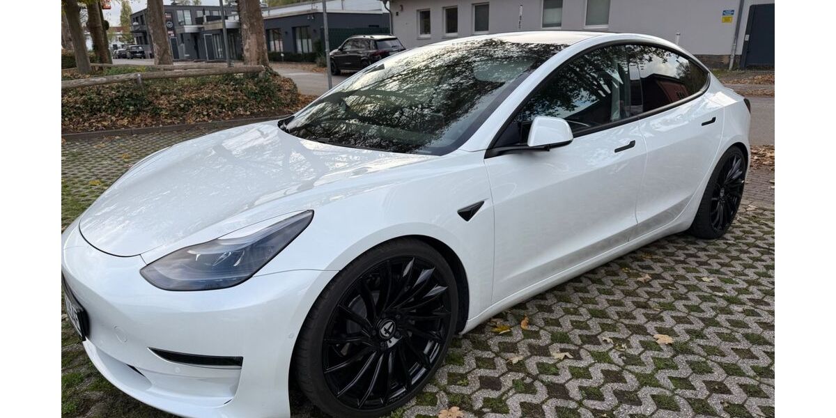 Tesla Model 3 52.500 km 27.900 &euro; Moers 47443