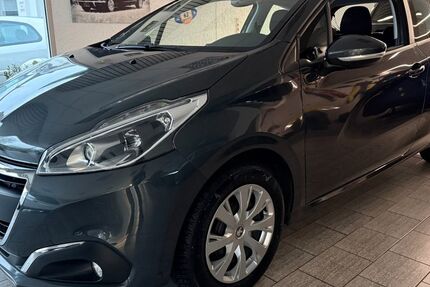 Peugeot 208 49.251 km 8.899 &euro; Grefrath-Oedt 47929