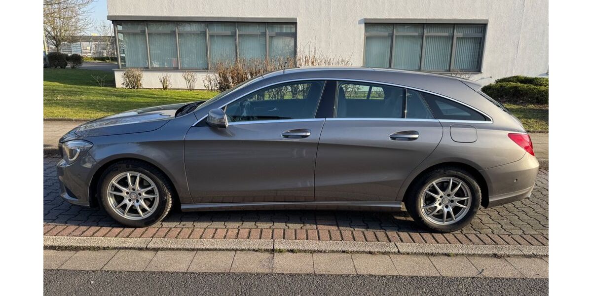 Mercedes-Benz CLA 220 Shooting Brake 173.500 km 14.200 &euro; Neuss 41462