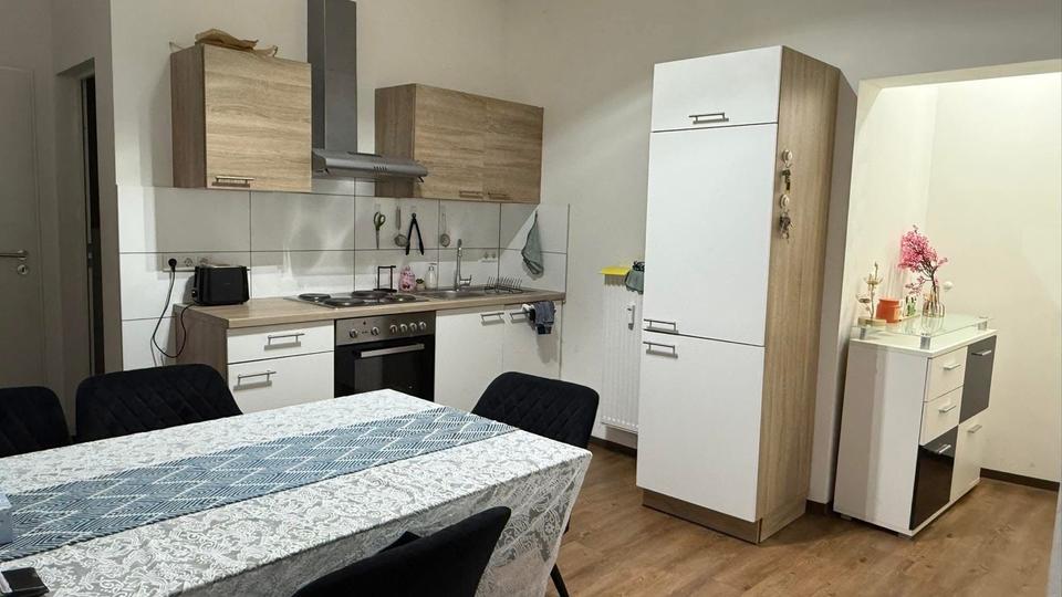 Erdgeschoßwohnung Düsseldorf Oberbilk - 2.5 Zimmer, 65 m&sup2;, 1.200&euro; | Angebot:25176280