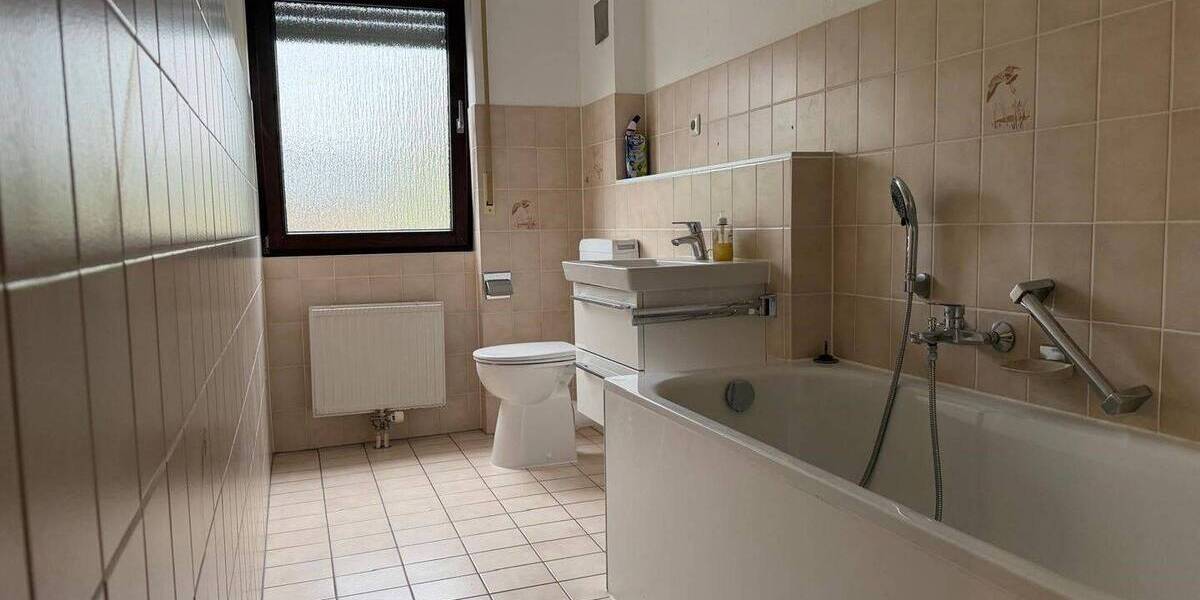 Reihenmittelhaus Krefeld Kempener Feld/Baakeshof - 6 Zimmer, 135 m&sup2;, 360.000&euro; | Angebot:26779006