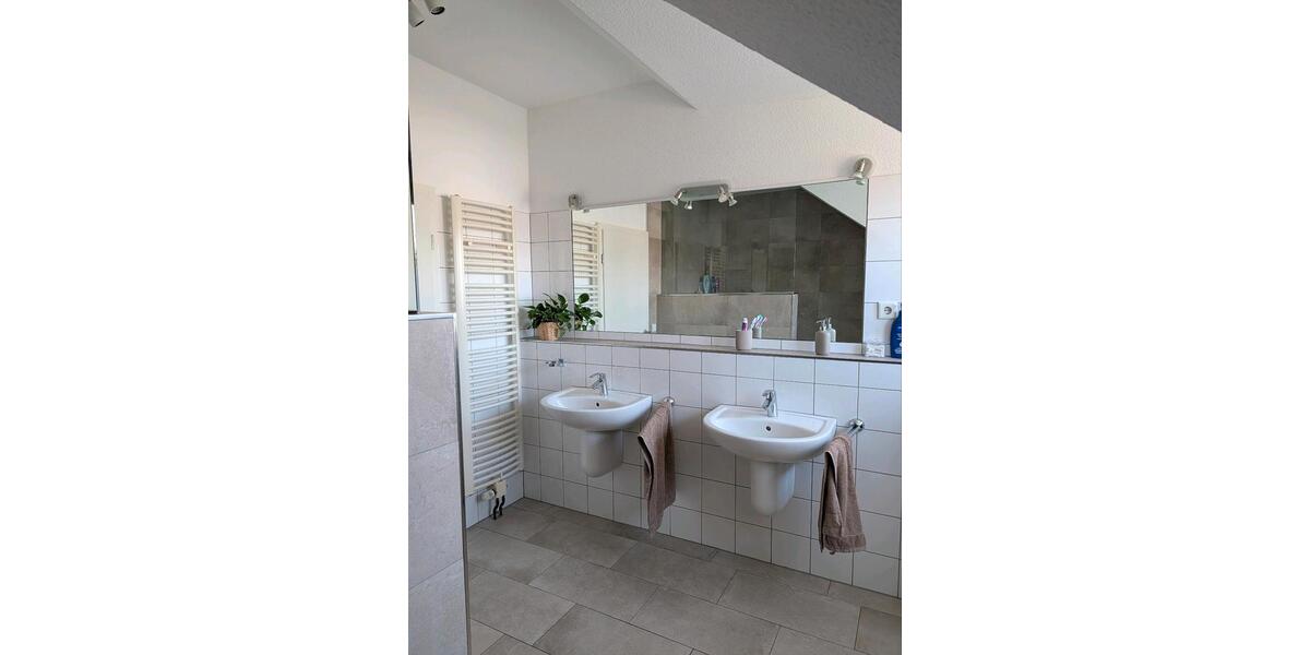 Etagenwohnung Krefeld Fischeln - 2 Zimmer, 83 m&sup2;, 319.000&euro; | Angebot:25757599