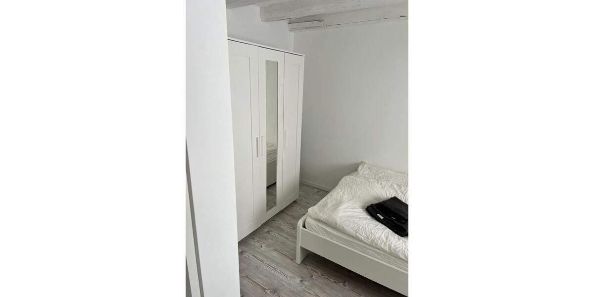 Etagenwohnung Krefeld - 1.5 Zimmer, 30 m&sup2;, 850&euro; | Angebot:25234460