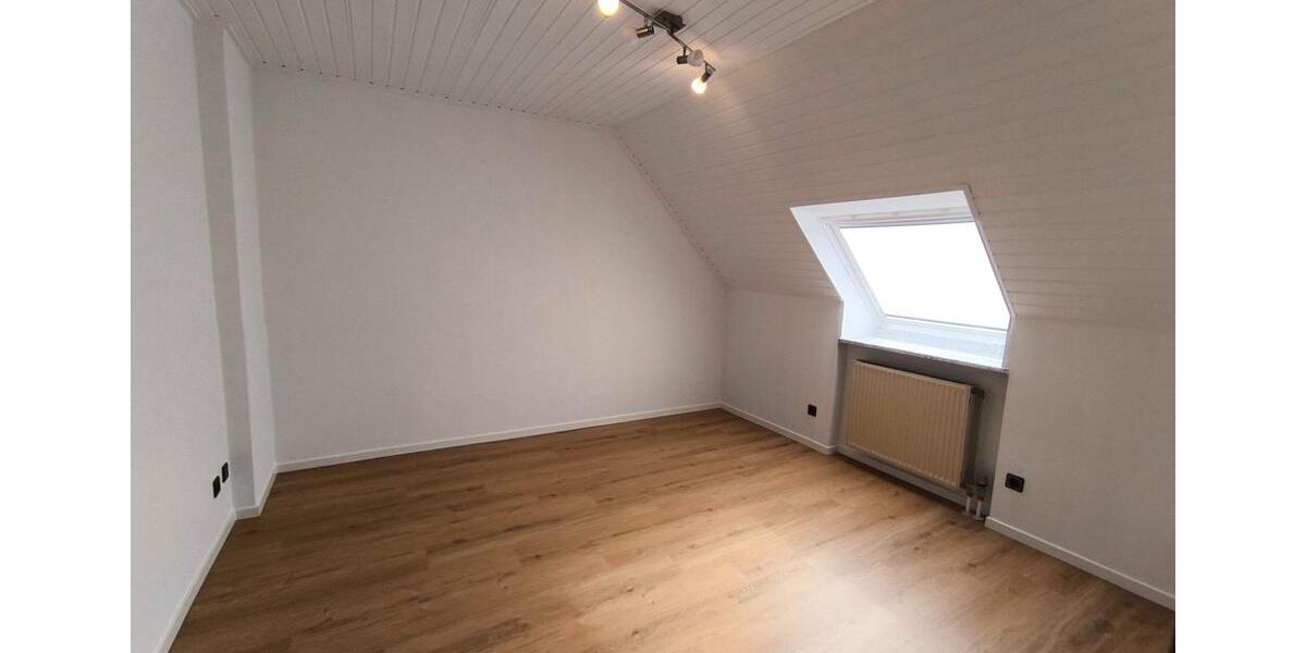 Dachgeschoßwohnung Nettetal - 3 Zimmer, 89 m&sup2;, 875&euro; | Angebot:26021734