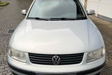 VW Passat 128.928 km 1.100 &euro; Düsseldorf 40474