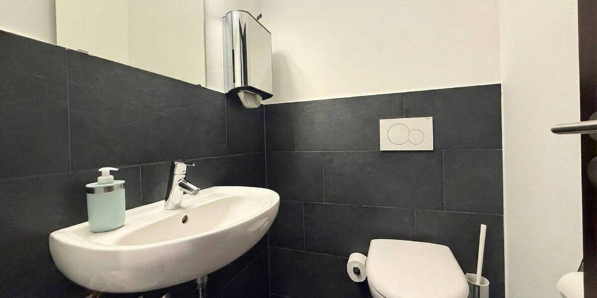 Gewerbeobjekt Krefeld Stadtmitte - 6 Zimmer, 425 m&sup2;, 5.600&euro; | Angebot:25926412