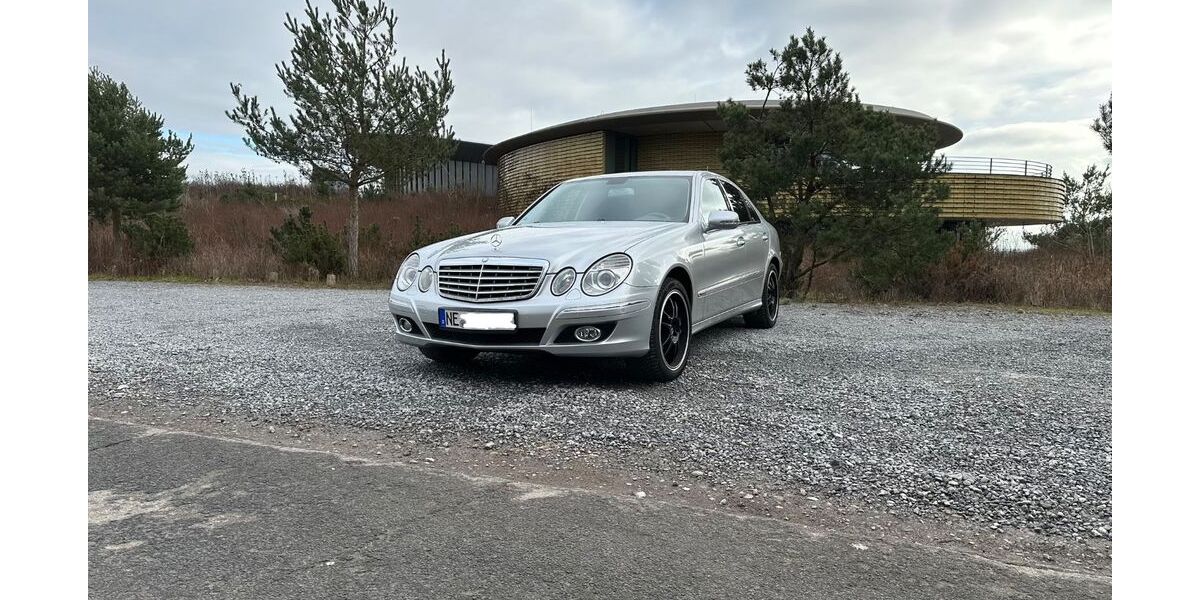 Mercedes-Benz E 500 145.000 km 15.000 &euro; Neuss 41472