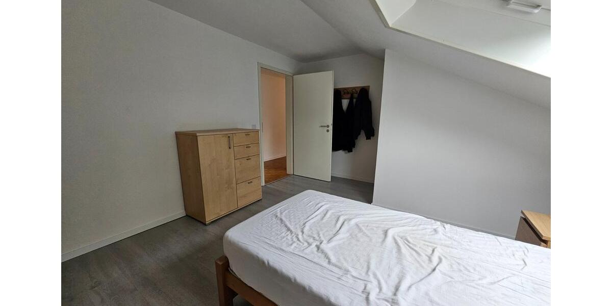 Dachgeschoßwohnung Krefeld Benrad - 2 Zimmer, 54 m&sup2;, 119.000&euro; | Angebot:25869418