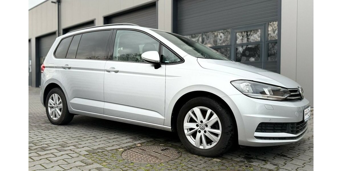 VW Touran 1.Hd / Automatik / AHK / 7 Sitze / Navi 110.000 km 23.490 &euro; Mönchengladbach 41066