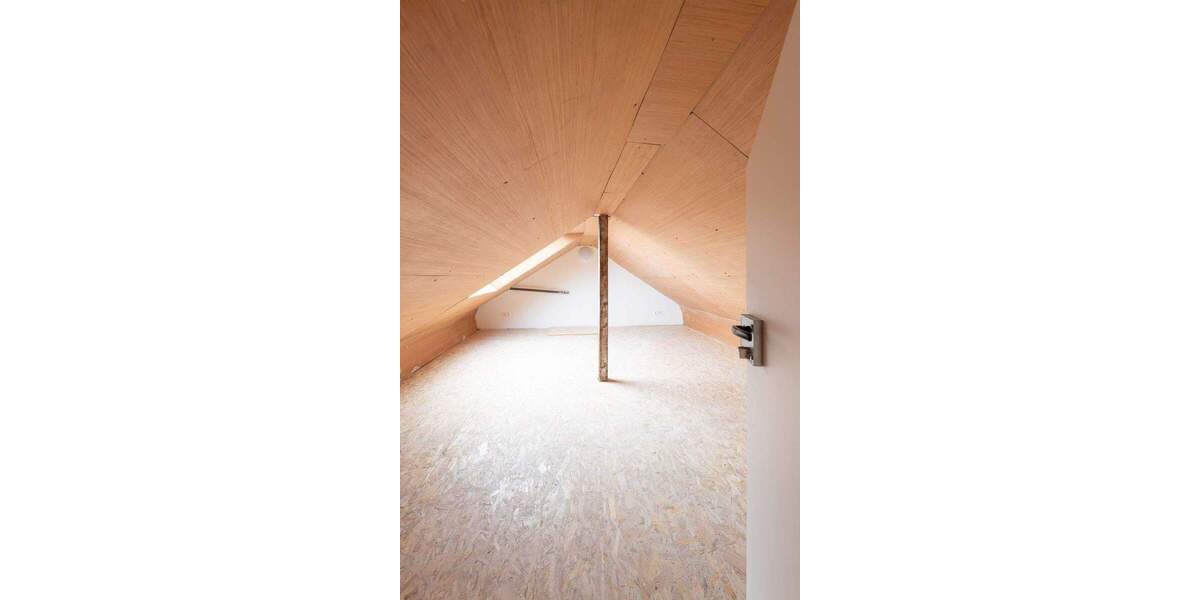 Etagenwohnung Düsseldorf Flingern Nord - 2 Zimmer, 82 m&sup2;, 1.360&euro; | Angebot:25745721