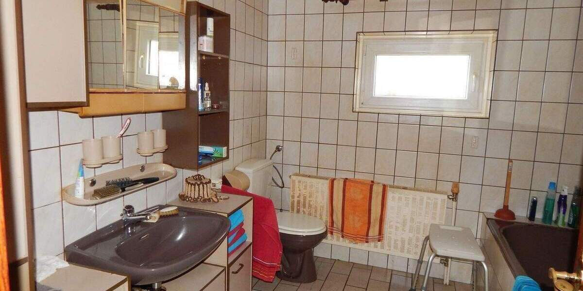 Mehrfamilienhaus, Wohnhaus Kamp-Lintfort Lintfort - 4 Zimmer, 109 m&sup2;, 229.000&euro; | Angebot:25729272