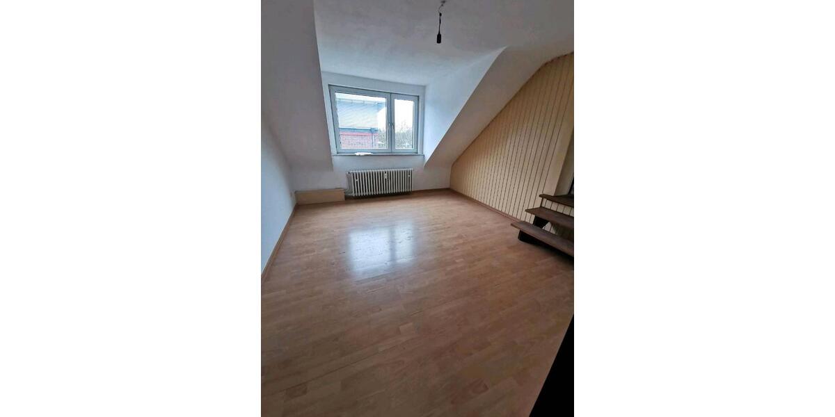 Dachgeschoßwohnung Geldern - 5 Zimmer, 110 m&sup2;, 1.250&euro; | Angebot:26549872