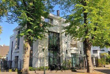 Haus Düsseldorf Rath - 1 Zimmer, 698 m&sup2;, 2.598.000&euro; | Angebot:26890039