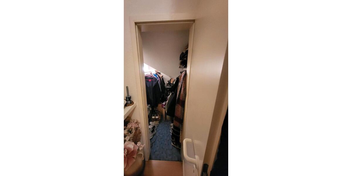 Dachgeschoßwohnung Krefeld Hüls - 2 Zimmer, 58 m&sup2;, 613&euro; | Angebot:26036366