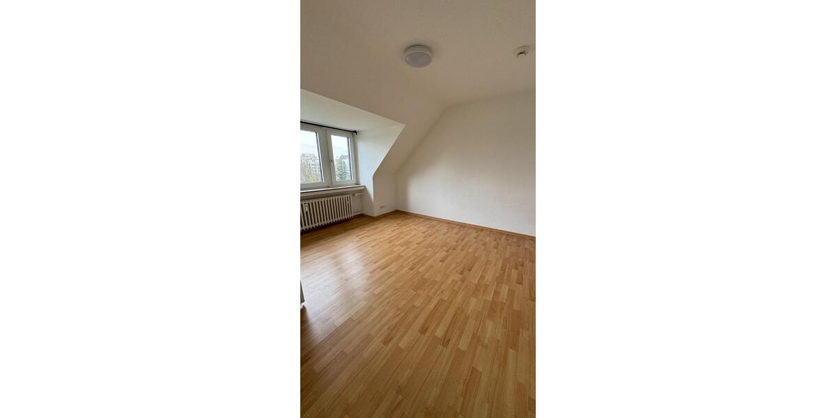Dachgeschoßwohnung Düsseldorf Düsseltal - 1 Zimmer, 26 m&sup2;, 610&euro; | Angebot:25873064