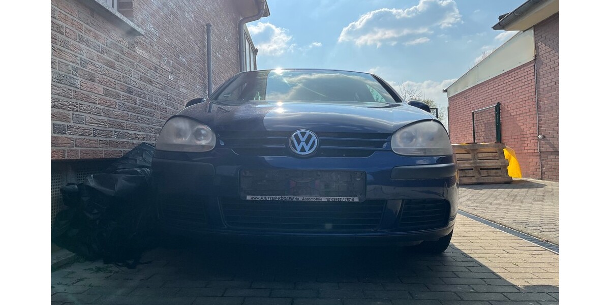 VW Golf 1.6 FSI V 184.000 km 2.500 &euro; Wassenberg 41849