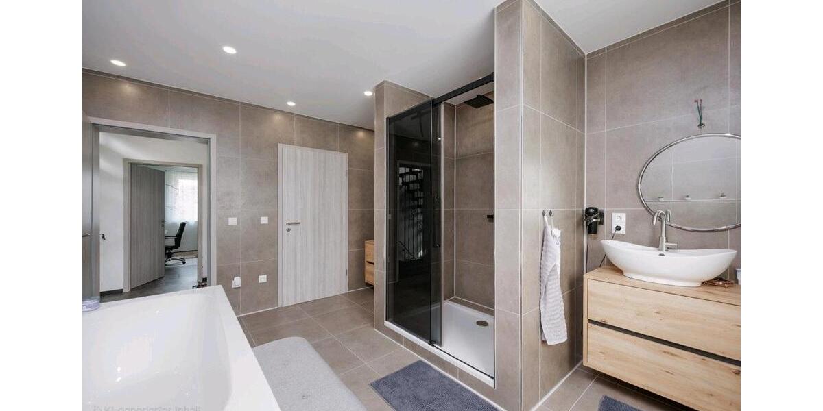 Einfamilienhaus Brüggen - 5 Zimmer, 200 m&sup2;, 440.000&euro; | Angebot:24880666