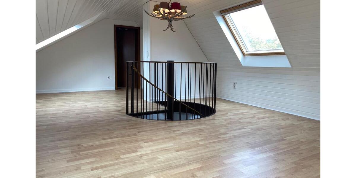 Maisonettenwohnung Düsseldorf Stadtbezirk 5 - 4 Zimmer, 150 m&sup2;, 1.800&euro; | Angebot:26635318