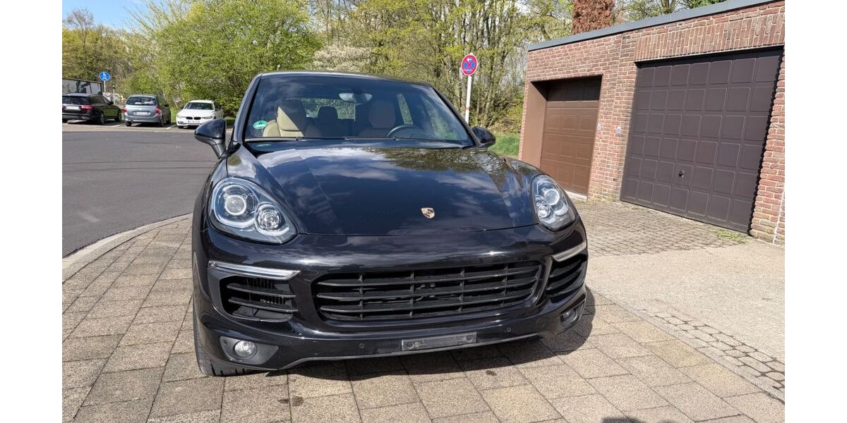 Porsche Cayenne 197.000 km 22.900 &euro; Mönchengladbach 41061