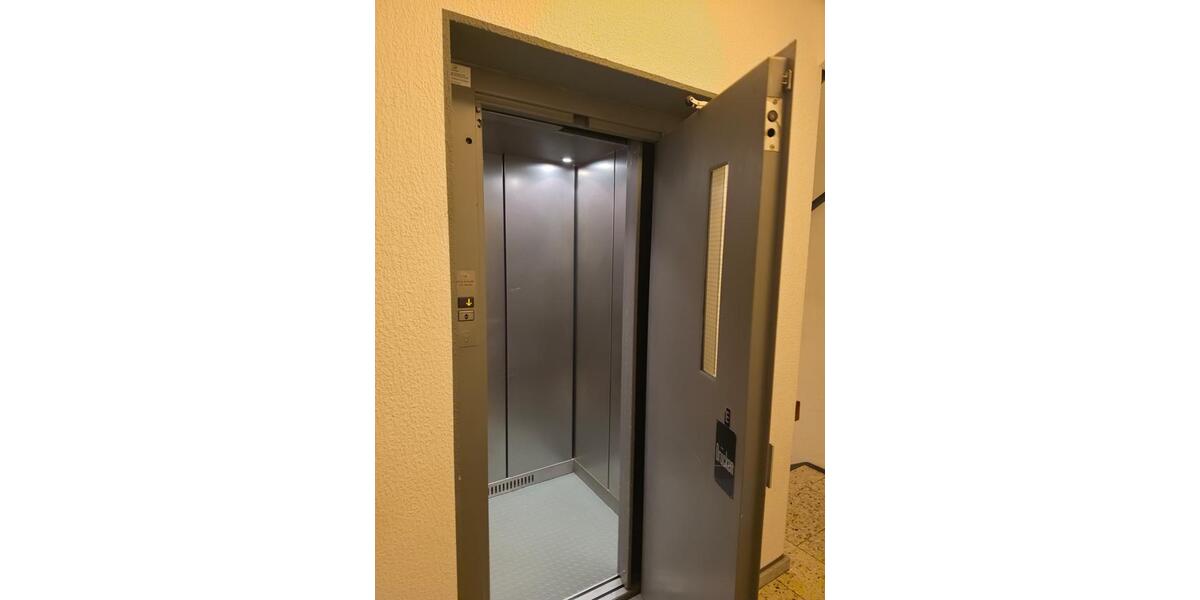 Etagenwohnung Düsseldorf Stadtbezirk 5 - 4 Zimmer, 112 m&sup2;, 2.200&euro; | Angebot:25865885