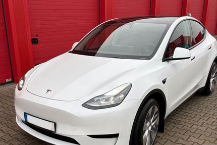 Tesla Model Y 50.000 km 34.490 &euro; Kamp-Lintfort 47475