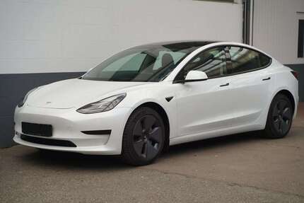 Tesla Model 3 15.828 km 31.950 &euro; Mönchengladbach 41236