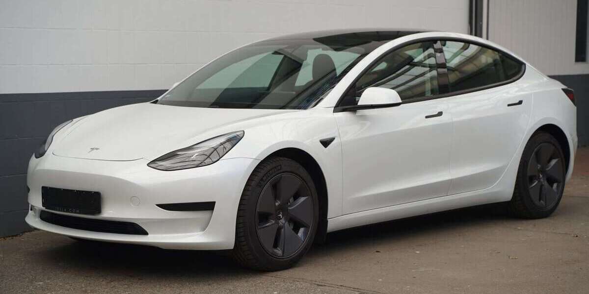 Tesla Model 3 15.828 km 31.950 &euro; Mönchengladbach 41236
