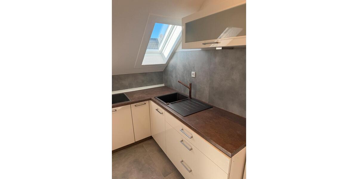 Dachgeschoßwohnung Krefeld - 2 Zimmer, 65 m&sup2;, 700&euro; | Angebot:25994299