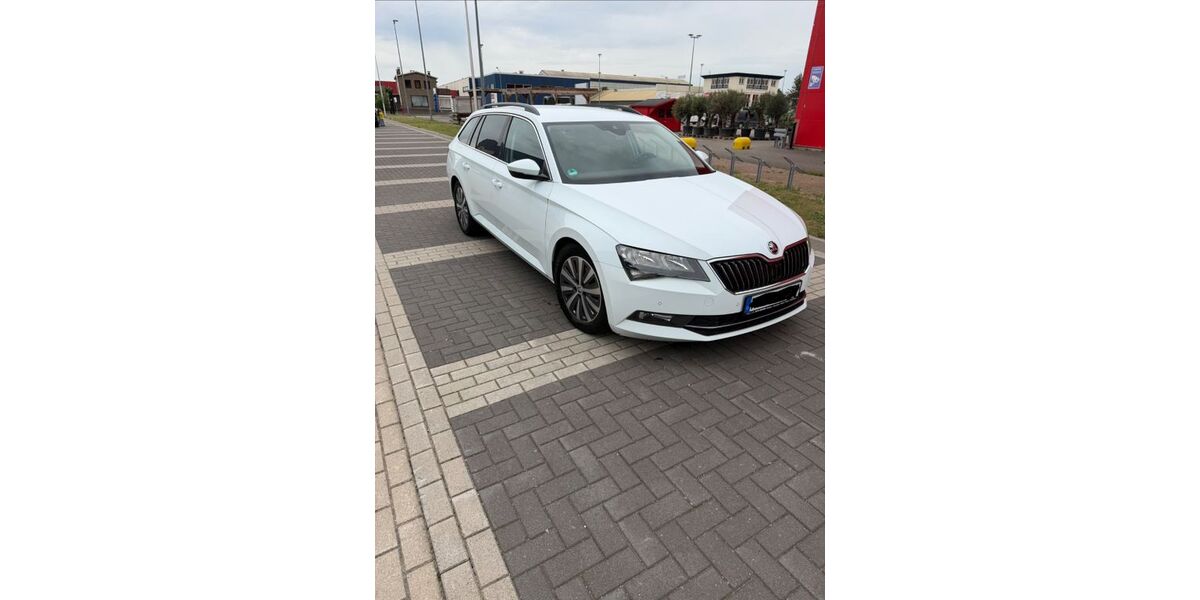 Skoda Superb 140.000 km 10.000 &euro; Straelen 47638